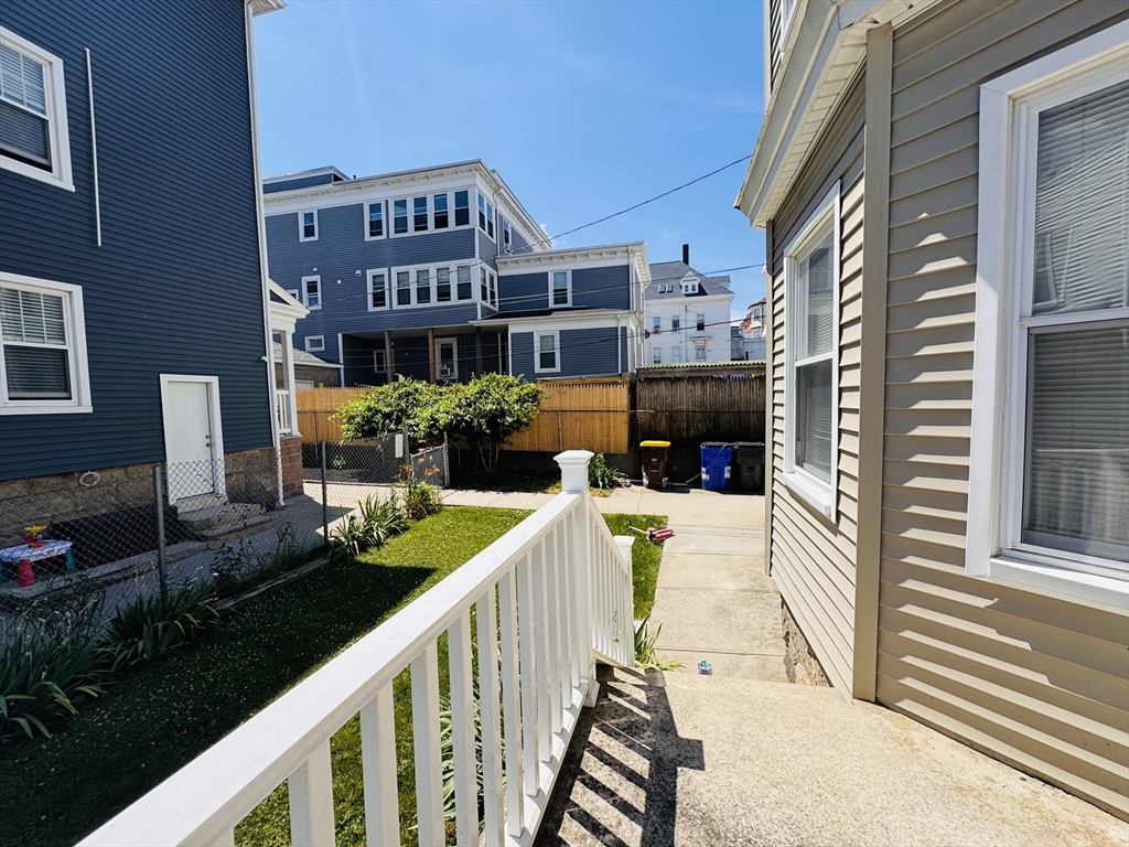3 bed, 1 bath apartment for rent at 171 Hunter St Unit 3, Fall River — photo 2 of 24