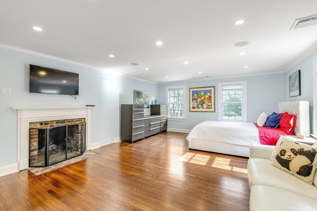 8+ bed, 4+ bath apartment for rent at 171 Marsh St, Belmont — photo 29 of 42