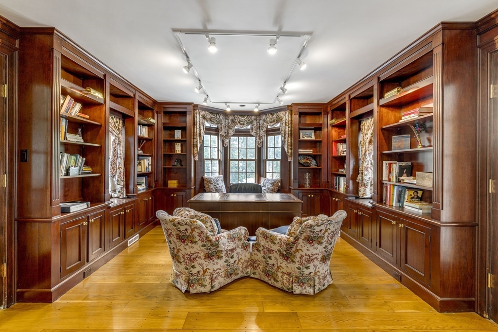 8+ bed, 4+ bath apartment for rent at 171 Marsh St, Belmont — photo 9 of 42