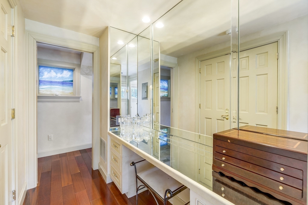 8+ bed, 4+ bath apartment for rent at 171 Marsh St, Belmont — photo 22 of 42