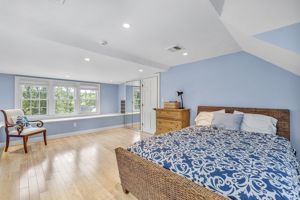 8+ bed, 4+ bath apartment for rent at 171 Marsh St, Belmont — photo 32 of 42