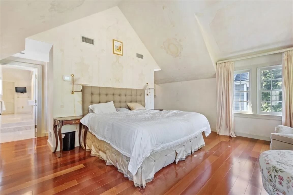 8+ bed, 4+ bath apartment for rent at 171 Marsh Unit 171, Belmont — photo 7 of 19
