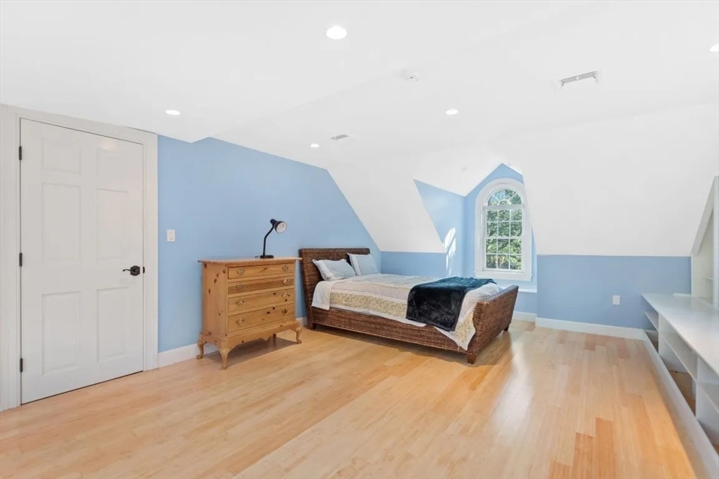 8+ bed, 4+ bath apartment for rent at 171 Marsh Unit 171, Belmont — photo 16 of 19
