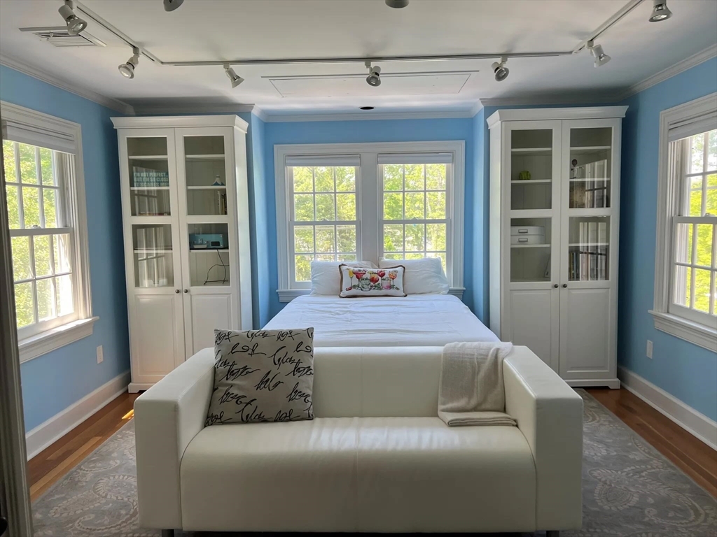 8+ bed, 4+ bath apartment for rent at 171 Marsh Unit 171, Belmont — photo 12 of 19