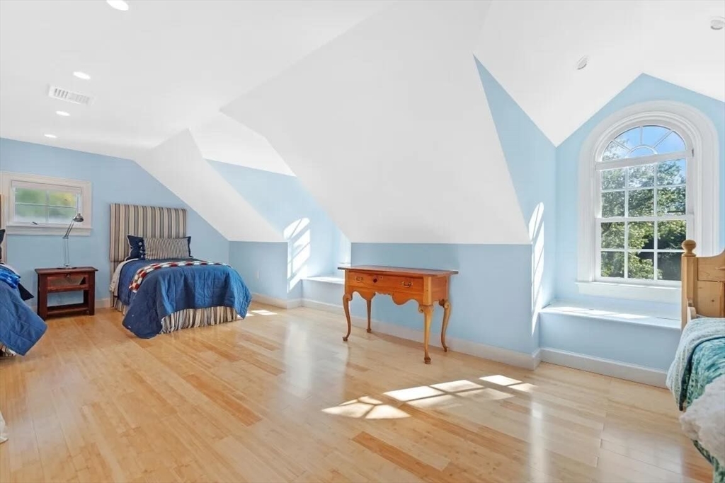 8+ bed, 4+ bath apartment for rent at 171 Marsh Unit 171, Belmont — photo 15 of 19
