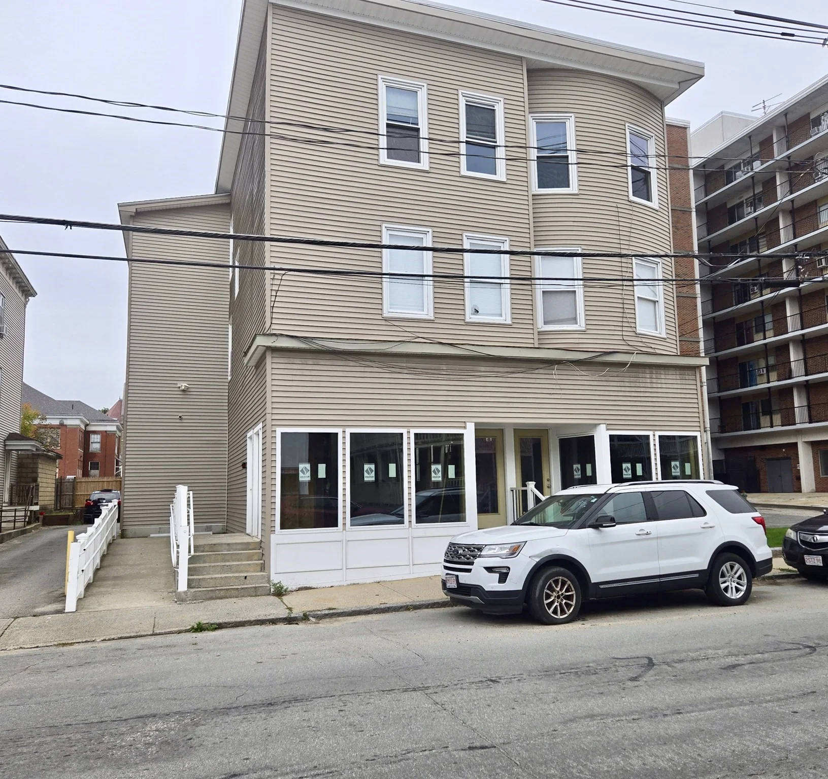3 bed, 1 bath apartment for rent at 171 Mechanic St Unit 3F, Southbridge