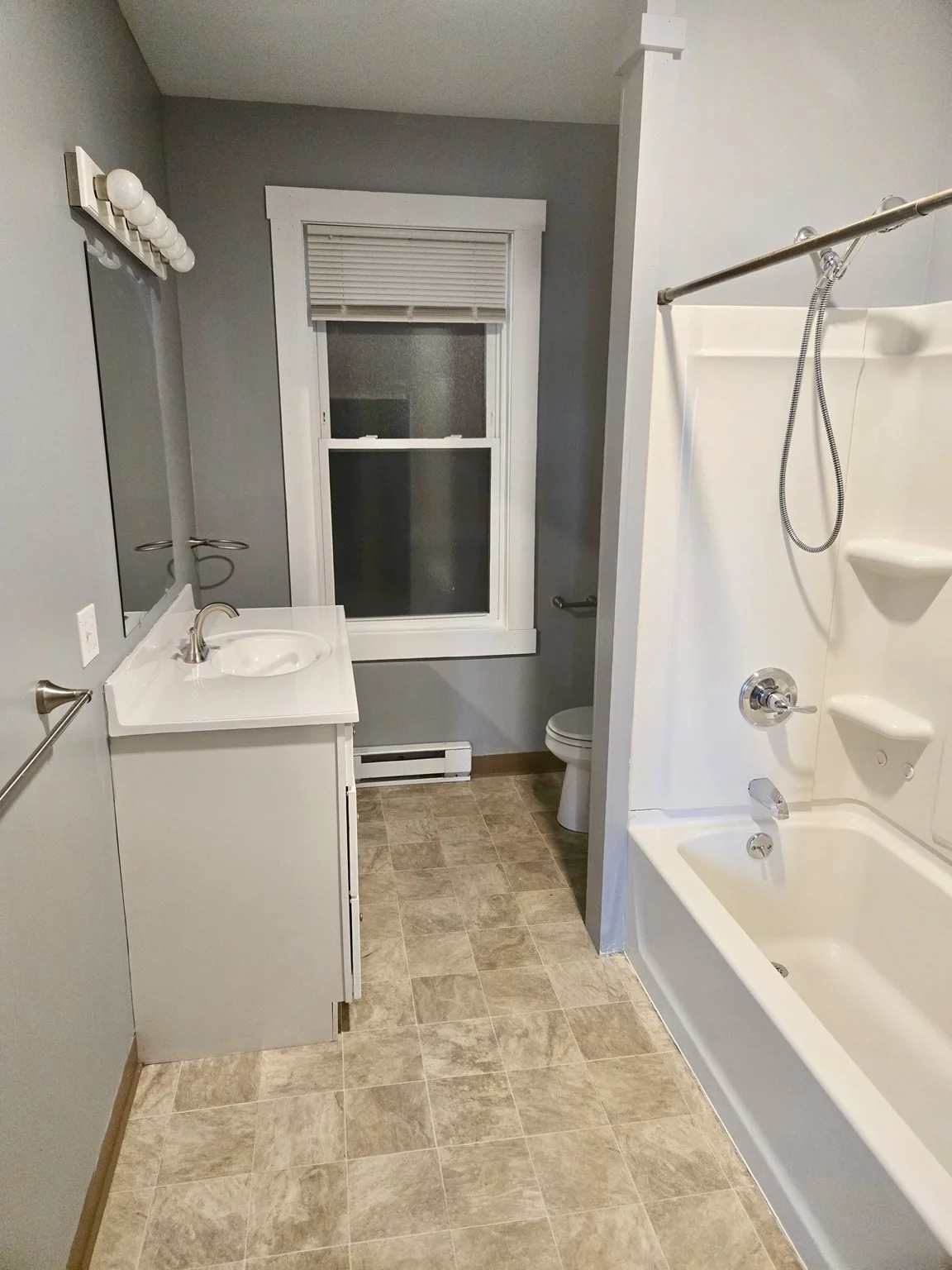 3 bed, 1 bath apartment for rent at 171 Mechanic St Unit 3F, Southbridge — photo 9 of 12