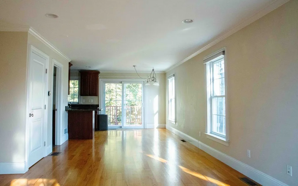 3 bed, 2 bath apartment for rent at 171 N Main St Unit 171, Natick — photo 3 of 19