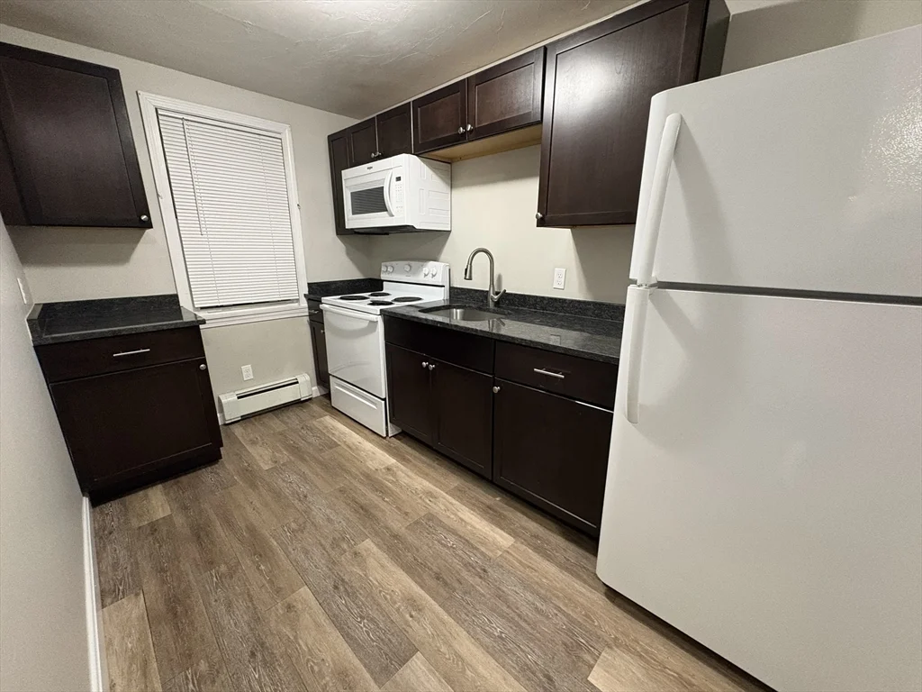 3 bed, 1 bath apartment for rent at 171 Pleasant St Unit 2, Attleboro — photo 17 of 23