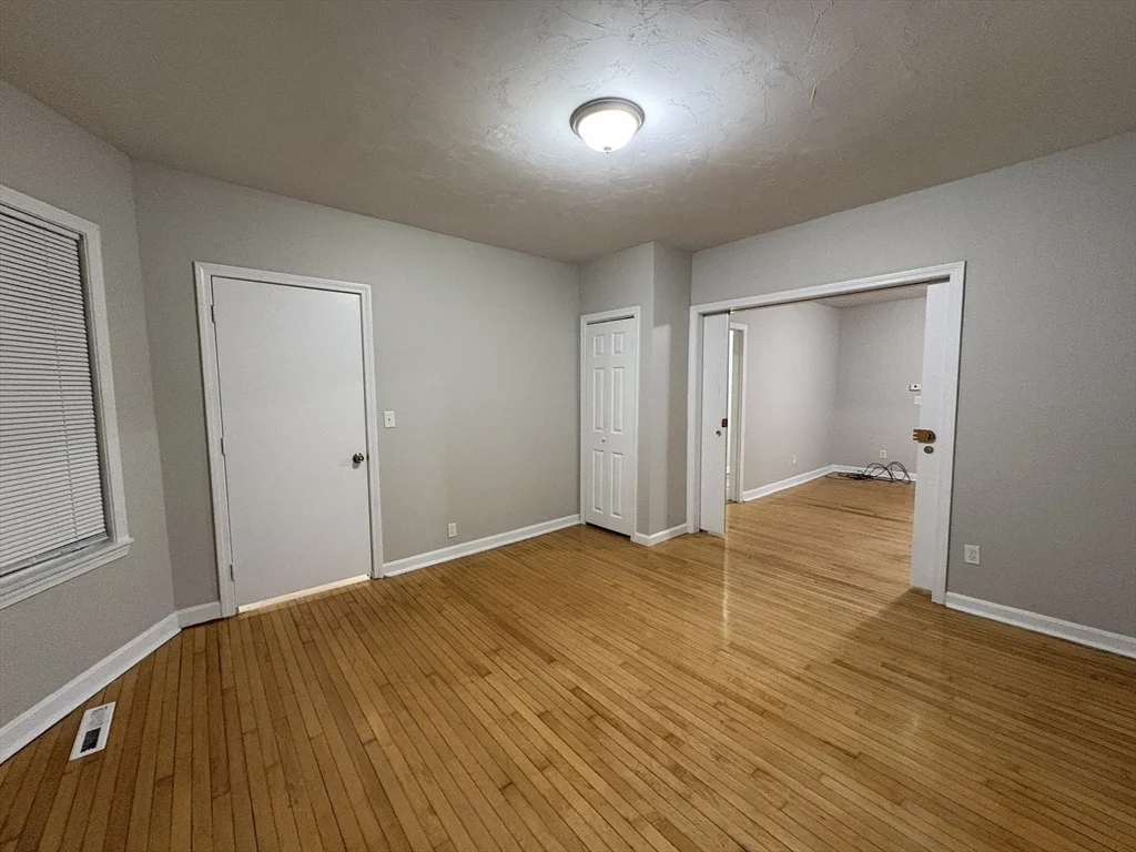 3 bed, 1 bath apartment for rent at 171 Pleasant St Unit 2, Attleboro — photo 5 of 23