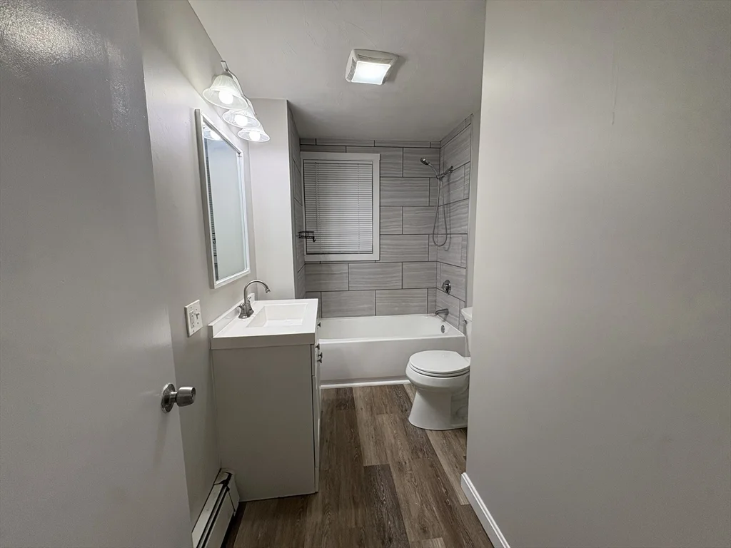 3 bed, 1 bath apartment for rent at 171 Pleasant St Unit 2, Attleboro — photo 2 of 23
