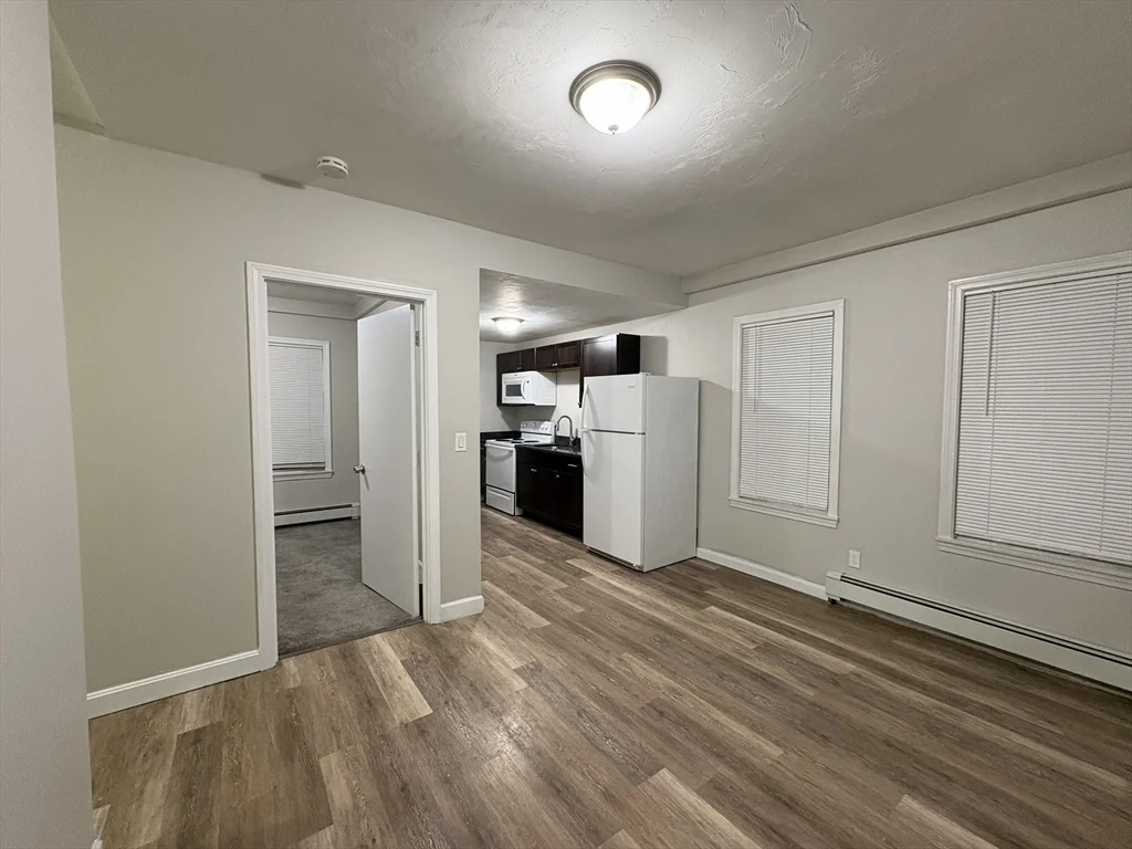 3 bed, 1 bath apartment for rent at 171 Pleasant St Unit 2, Attleboro — photo 15 of 23