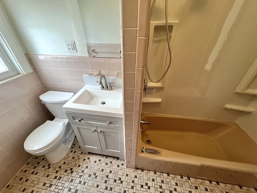 2 bed, 1 bath apartment for rent at 171 School St Unit 1, Watertown — photo 15 of 21
