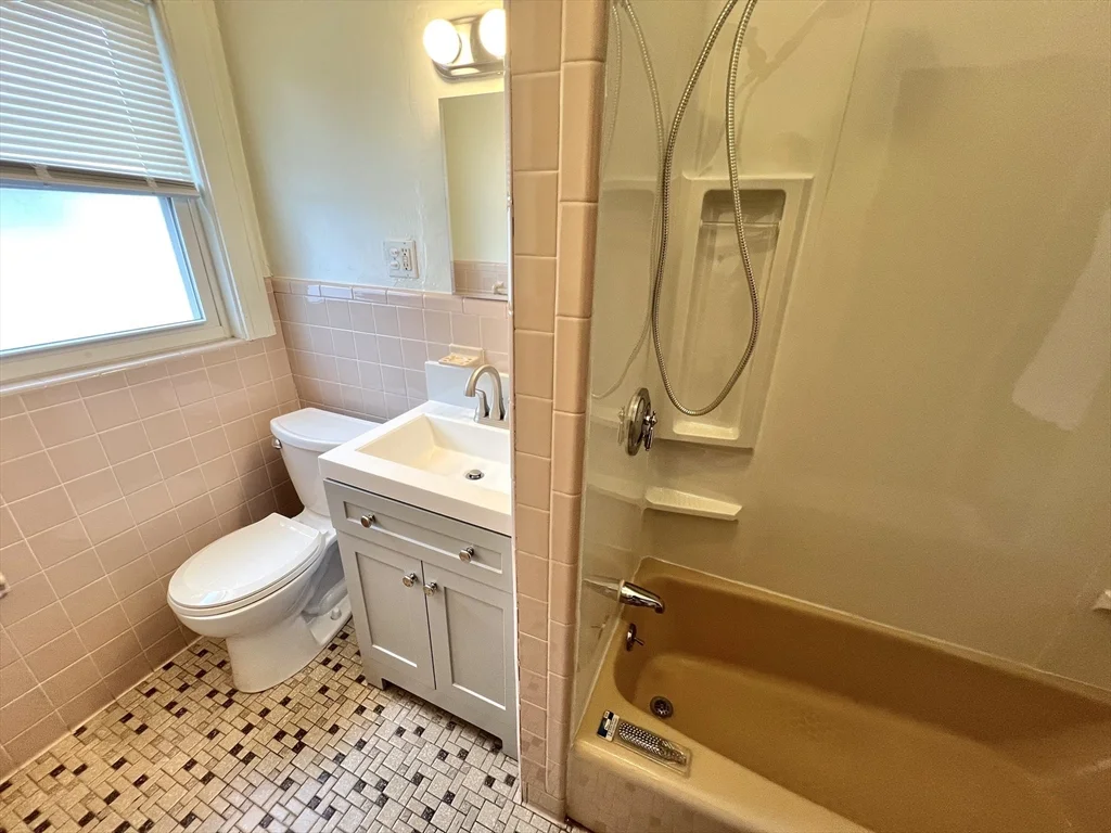2 bed, 1 bath apartment for rent at 171 School St Unit 1, Watertown — photo 14 of 21