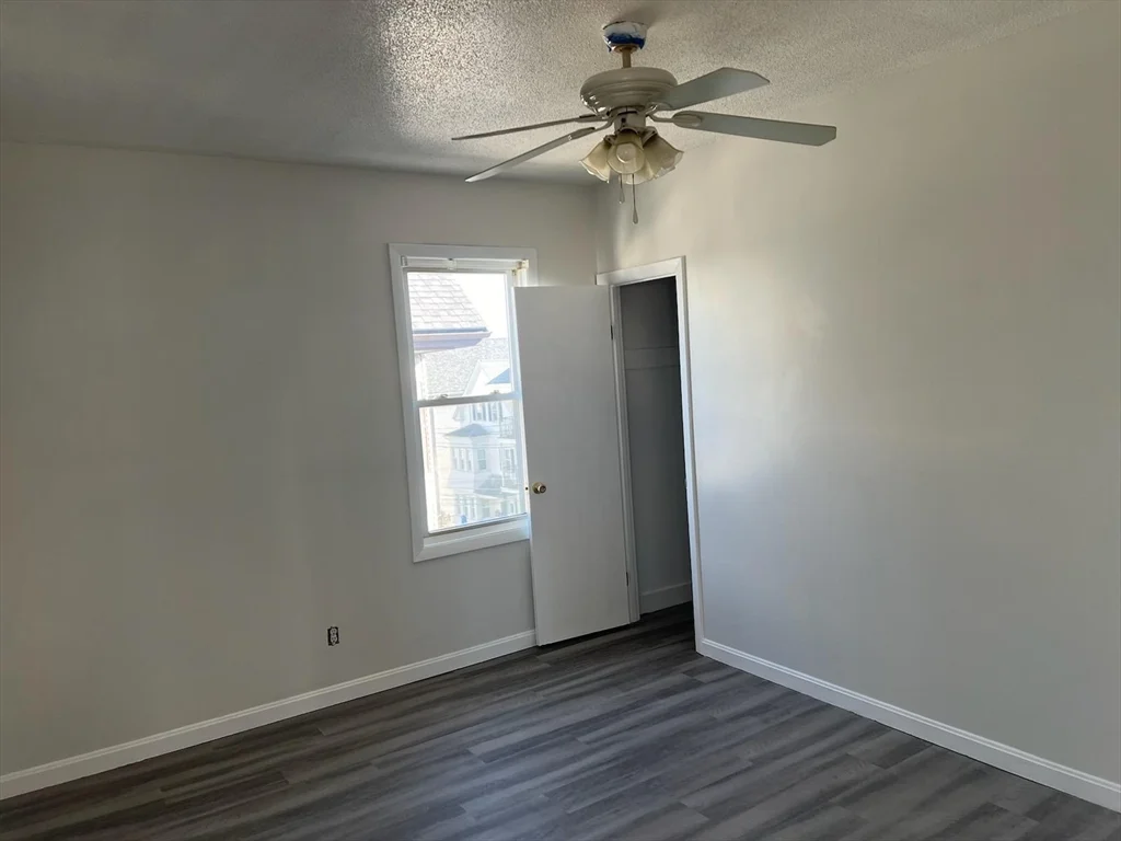 3 bed, 1 bath apartment for rent at 171 Tinkham St Unit 3, New Bedford — photo 8 of 12