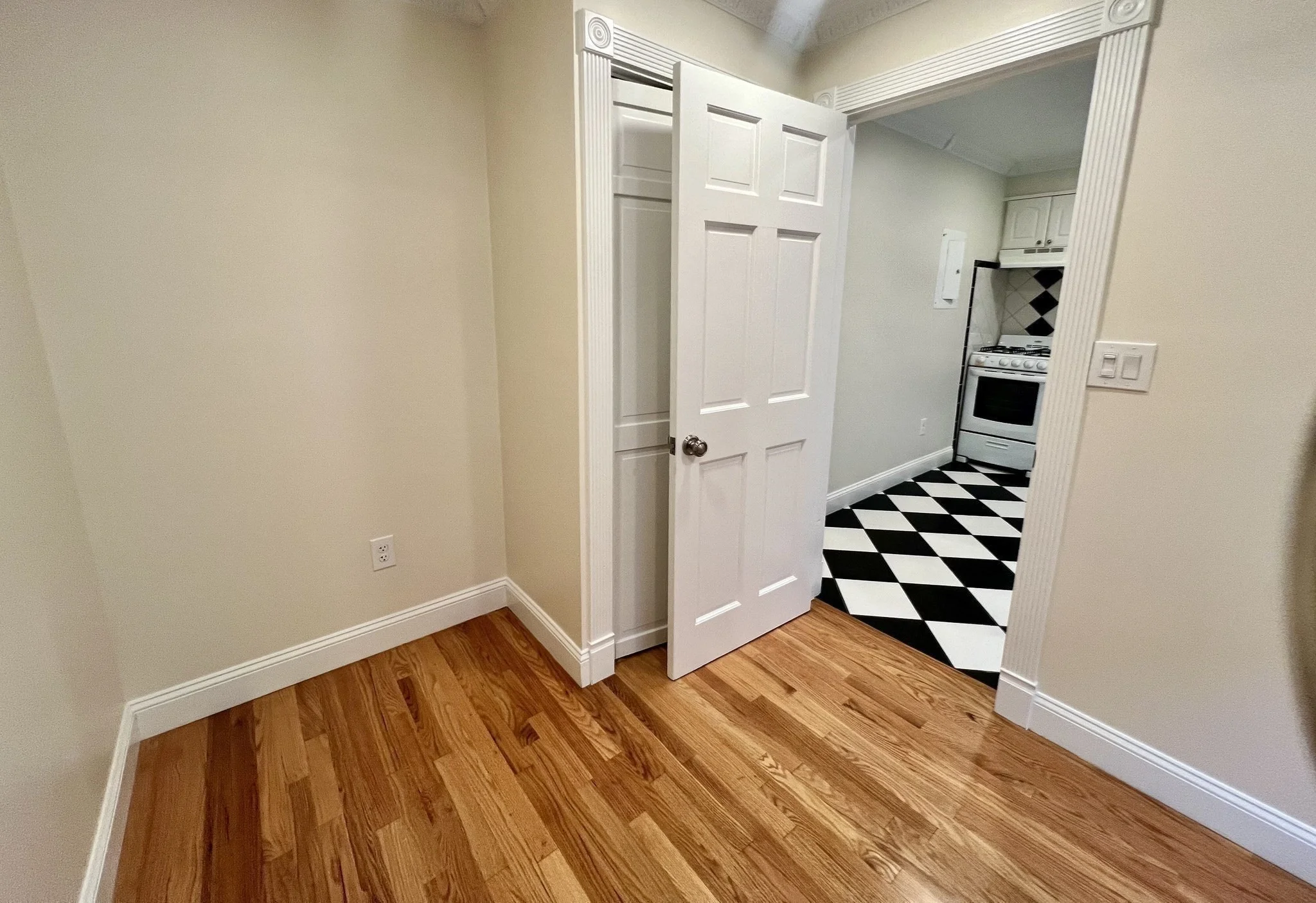 2 bed, 1 bath apartment for rent at 171 W 6th St Unit 2, South Boston — photo 16 of 17