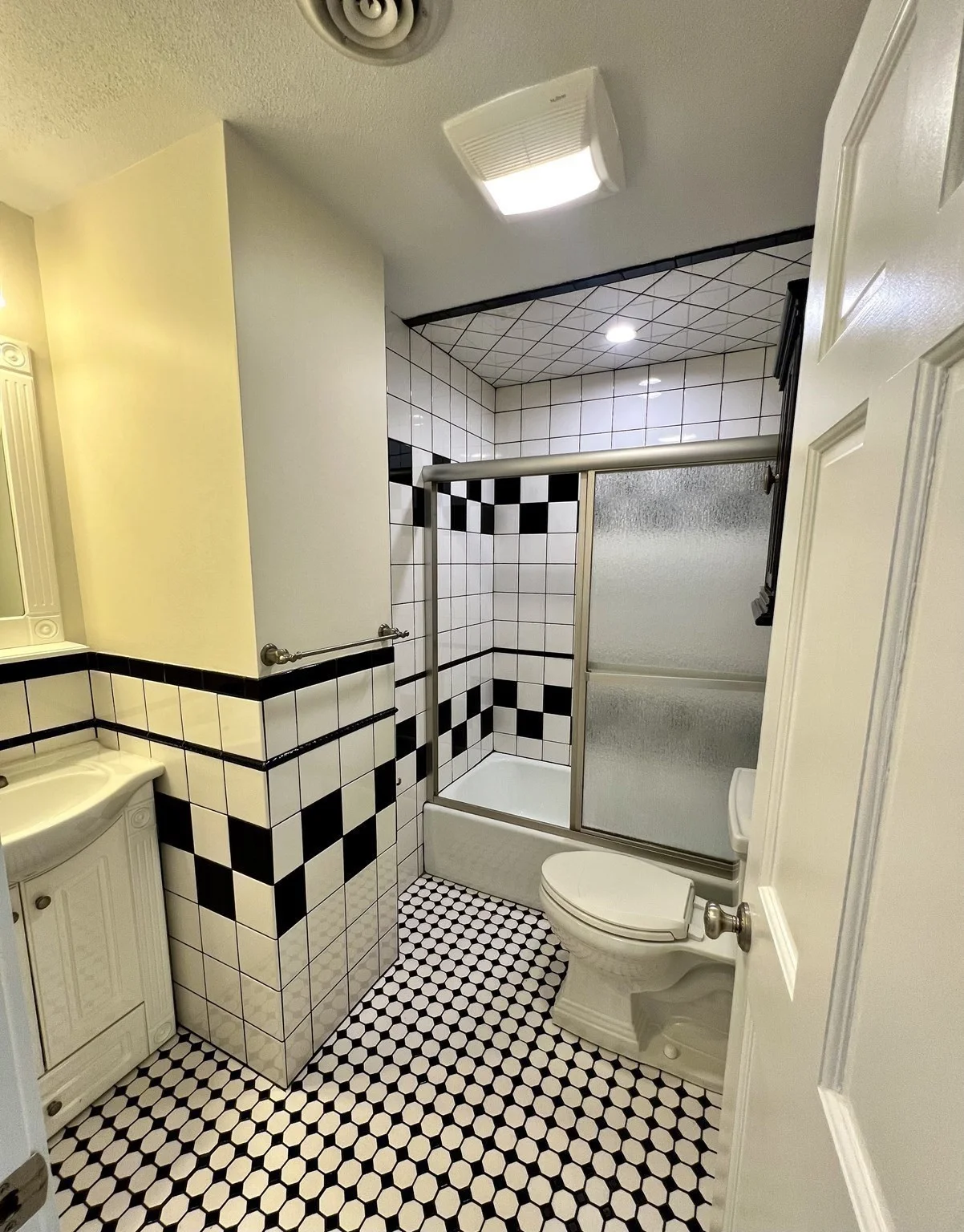 2 bed, 1 bath apartment for rent at 171 W 6th St Unit 2, South Boston — photo 17 of 17