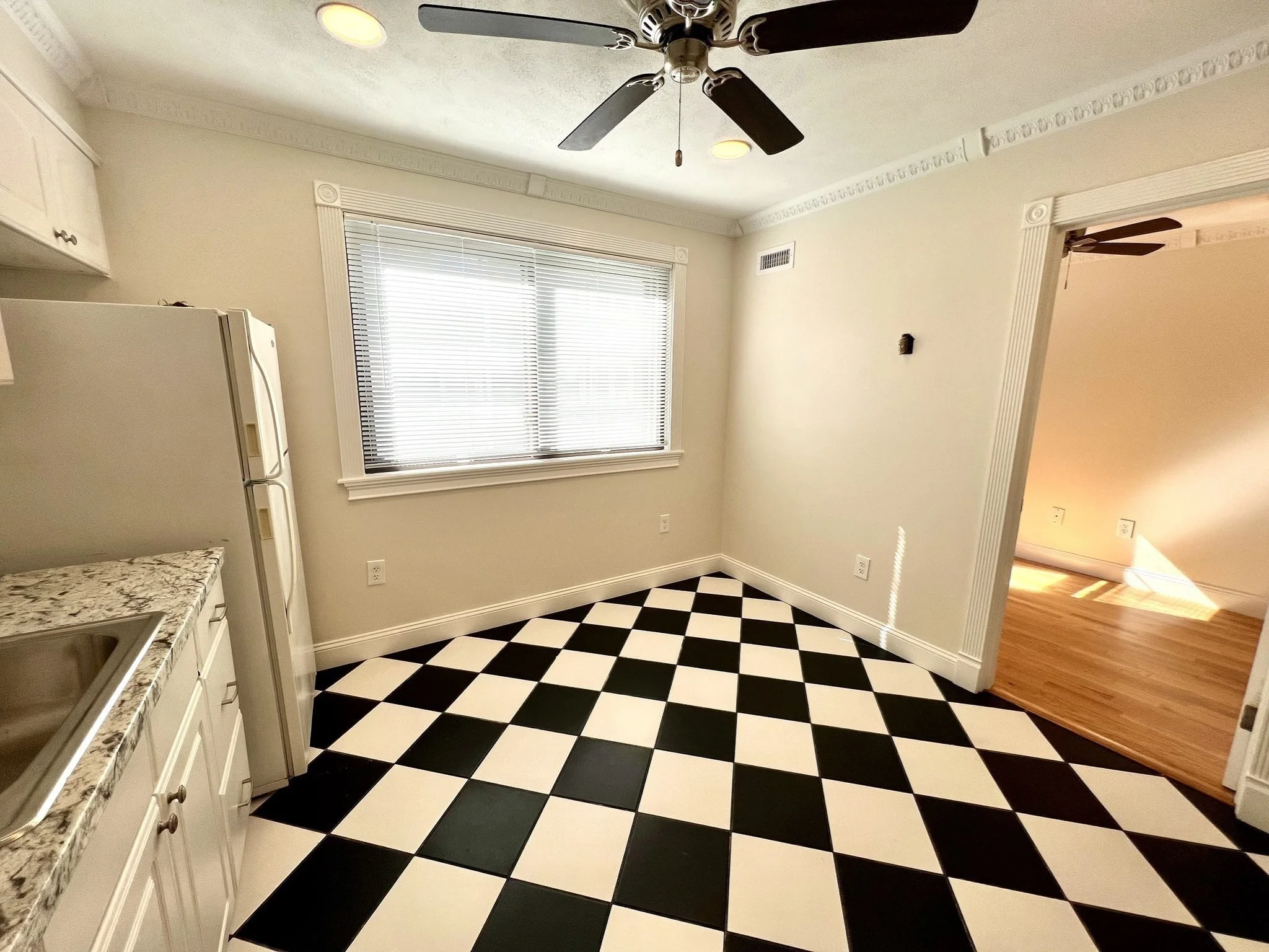 2 bed, 1 bath apartment for rent at 171 W 6th St Unit 2, South Boston — photo 5 of 17