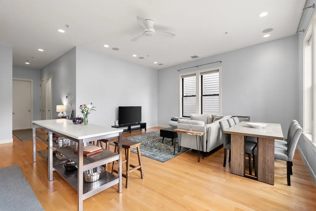 2 bed, 2 bath apartment for rent at 171 W Fourth Unit 4, South Boston — photo 7 of 26