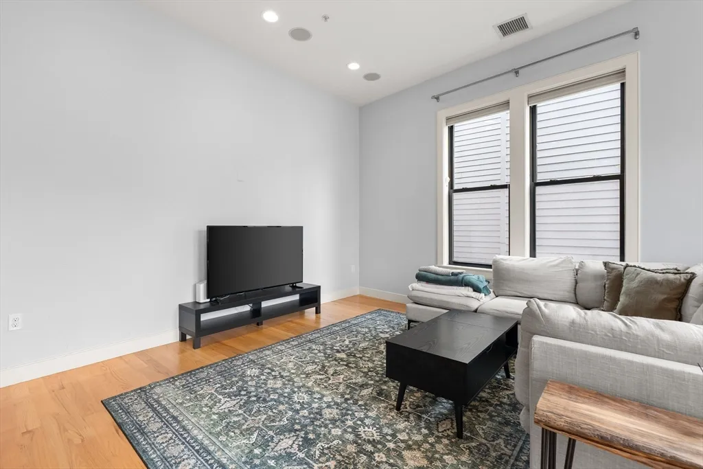 2 bed, 2 bath apartment for rent at 171 W Fourth Unit 4, South Boston — photo 9 of 26