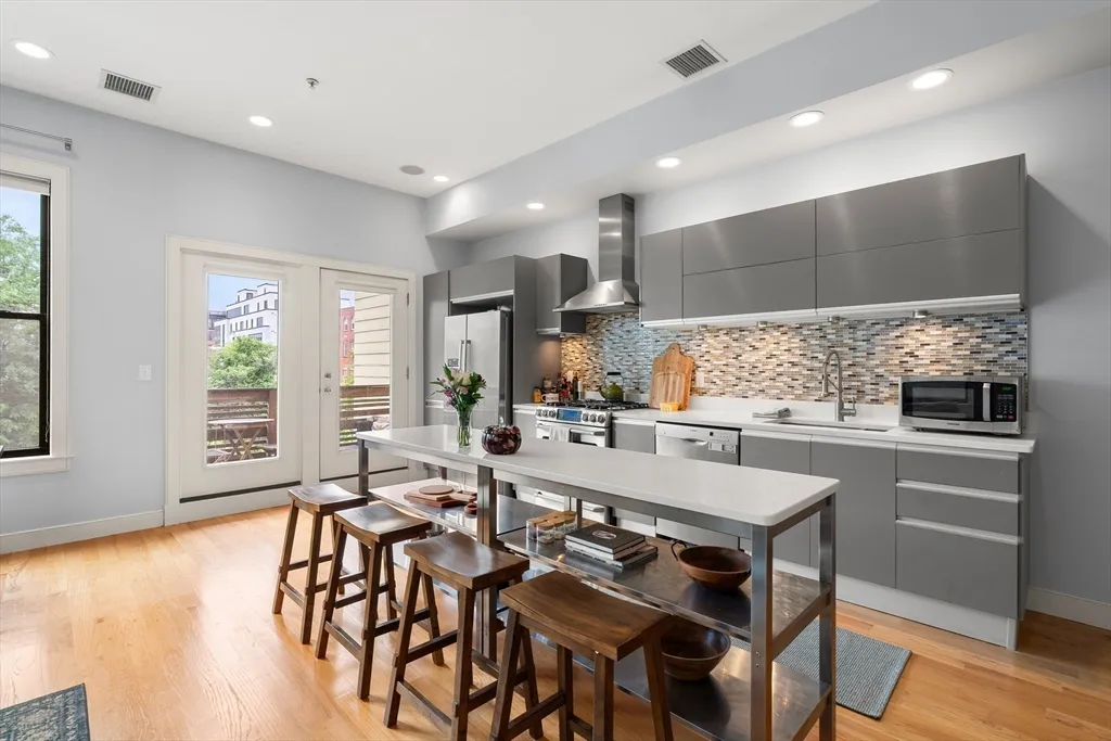 2 bed, 2 bath apartment for rent at 171 W Fourth Unit 4, South Boston — photo 1 of 26