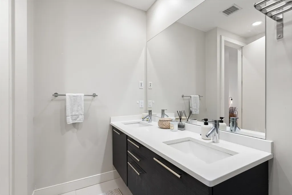 2 bed, 2 bath apartment for rent at 171 W Fourth Unit 4, South Boston — photo 16 of 26