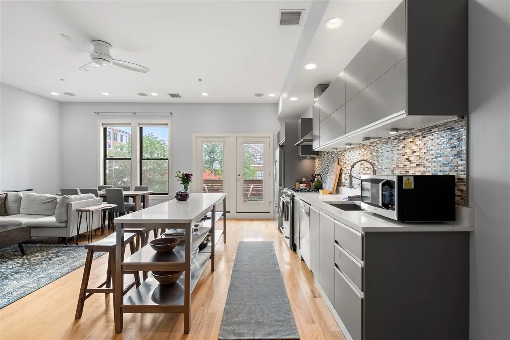 2 bed, 2 bath apartment for rent at 171 W Fourth Unit 4, South Boston — photo 3 of 26