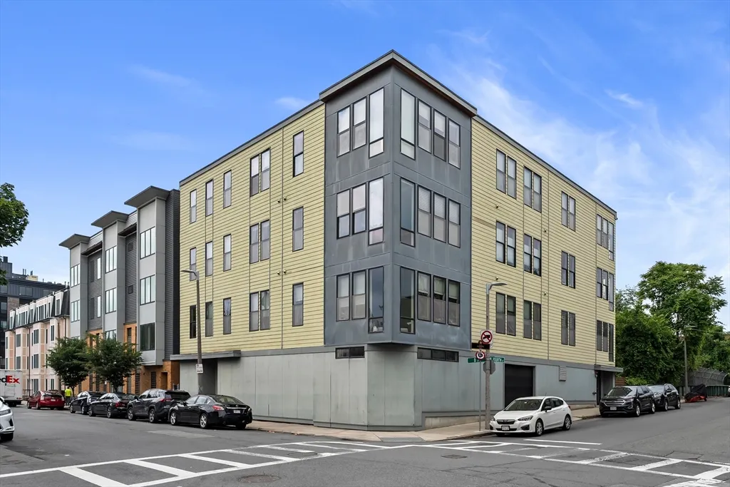 2 bed, 2 bath apartment for rent at 171 W Fourth Unit 4, South Boston — photo 26 of 26