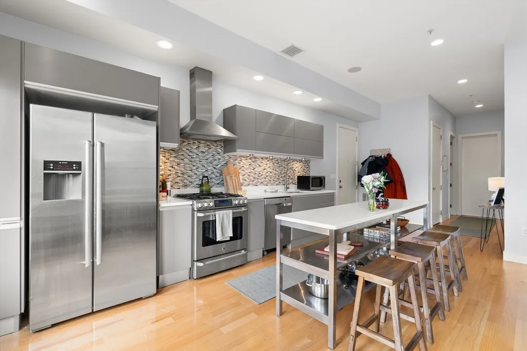 2 bed, 2 bath apartment for rent at 171 W Fourth Unit 4, South Boston — photo 2 of 26