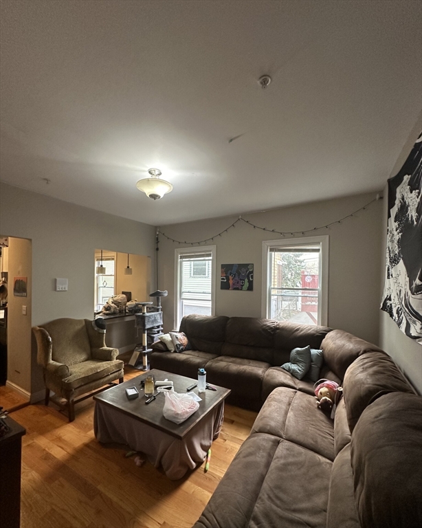 3 bed, 2 bath apartment for rent at 171 Walnut St Unit 2, Winter Hill — photo 4 of 9
