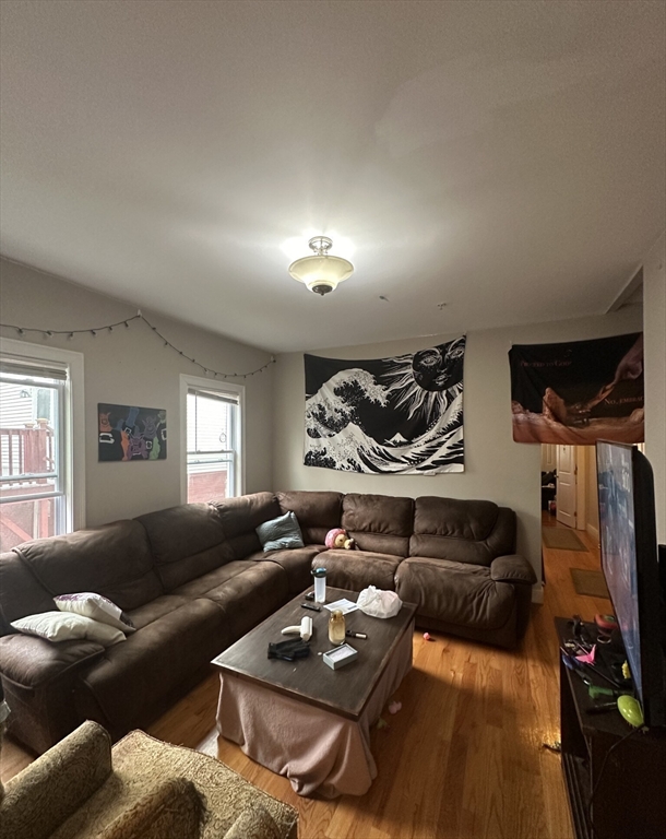 3 bed, 2 bath apartment for rent at 171 Walnut St Unit 2, Winter Hill — photo 3 of 9