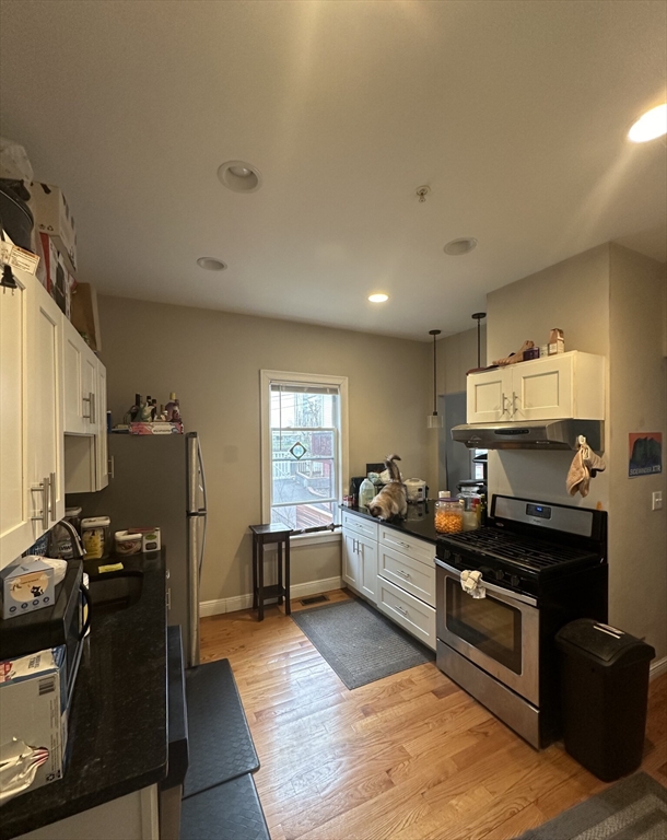 3 bed, 2 bath apartment for rent at 171 Walnut St Unit 2, Winter Hill