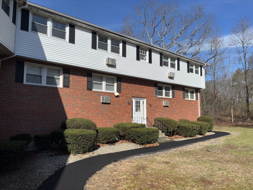 2 bed, 1 bath apartment for rent at 171 Ware St Unit 11, Mansfield — photo 3 of 24