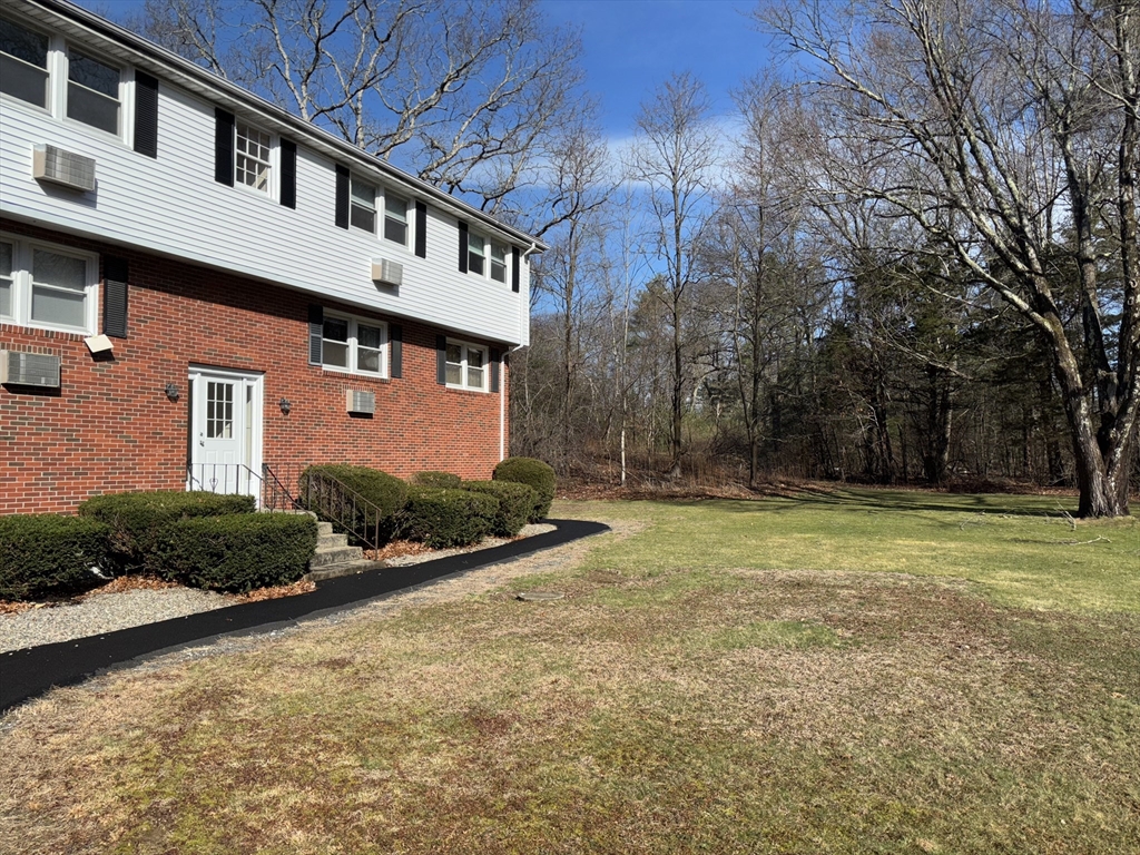 2 bed, 1 bath apartment for rent at 171 Ware St Unit 11, Mansfield — photo 2 of 24