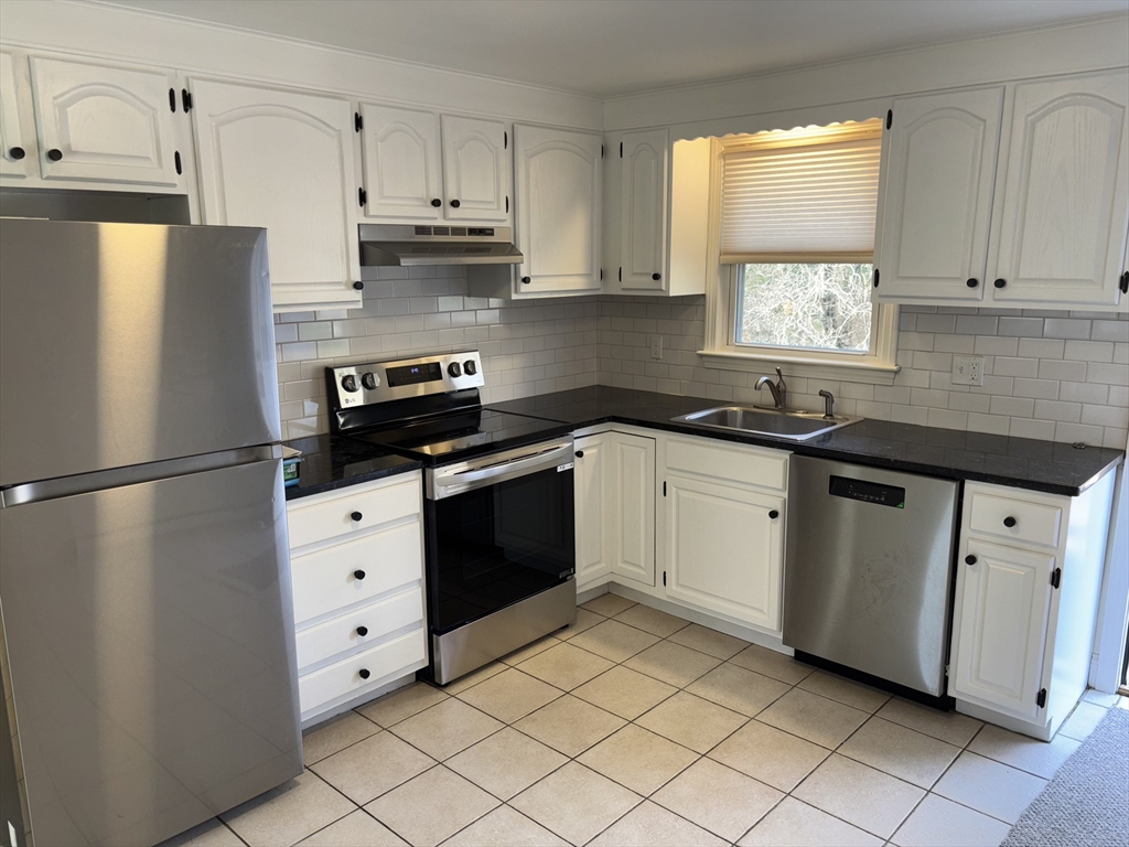 2 bed, 1 bath apartment for rent at 171 Ware St Unit 11, Mansfield — photo 4 of 24