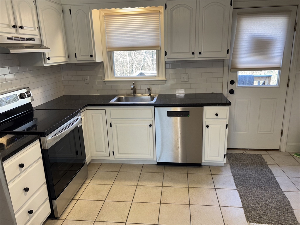2 bed, 1 bath apartment for rent at 171 Ware St Unit 11, Mansfield — photo 6 of 24