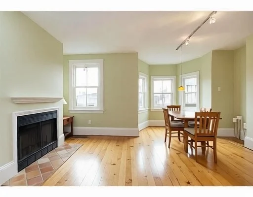 1 bed, 1 bath apartment for rent at 171 Warren Ave Unit 0, South End — photo 4 of 4