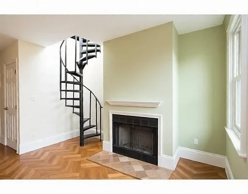 1 bed, 1 bath apartment for rent at 171 Warren Ave Unit 0, South End — photo 1 of 4