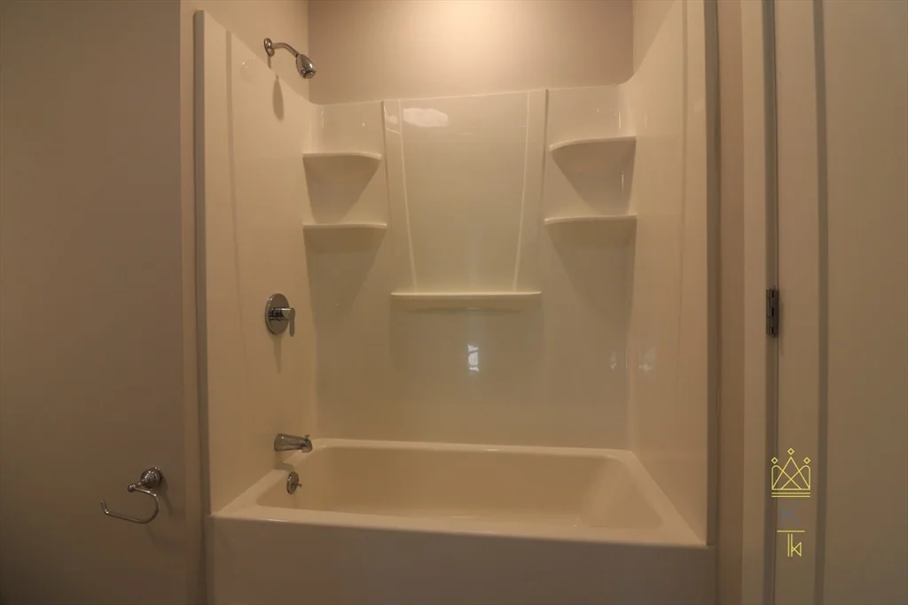 3 bed, 2 bath apartment for rent at 171 Washington St Unit 2311, Brighton — photo 19 of 20