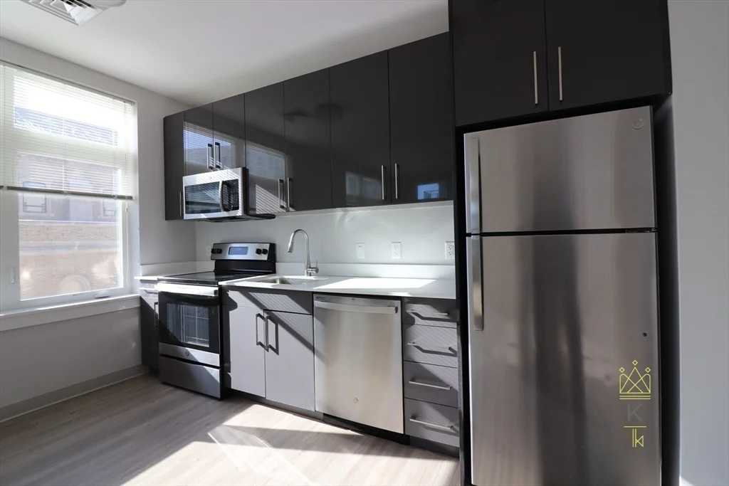 3 bed, 2 bath apartment for rent at 171 Washington St Unit 2311, Brighton — photo 2 of 20