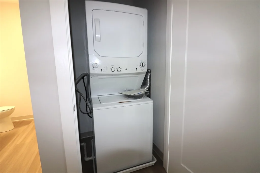 Studio bed, 1 bath apartment for rent at 171 Washington St Unit 2429, Brighton — photo 10 of 16