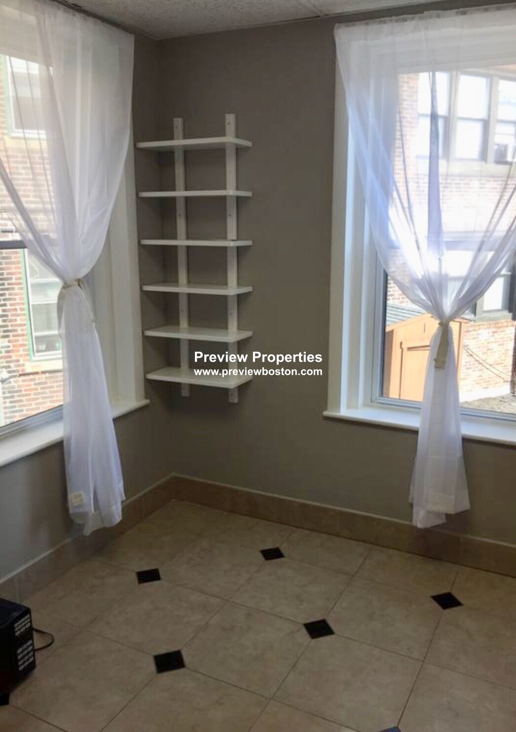 3 bed, 1 bath apartment for rent at 1710 Commonwealth Ave Unit 1P, Brighton — photo 6 of 12