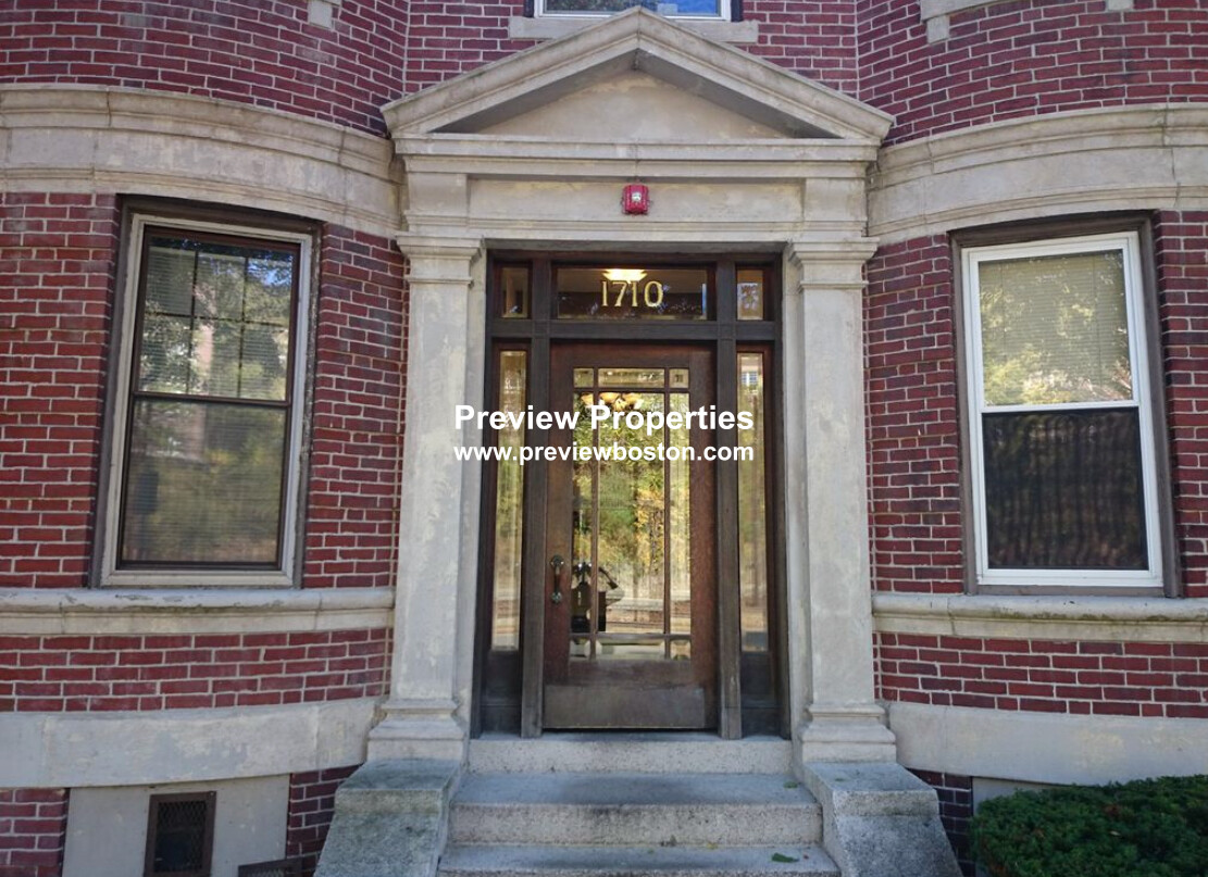 3 bed, 1 bath apartment for rent at 1710 Commonwealth Ave Unit 1P, Brighton — photo 12 of 12