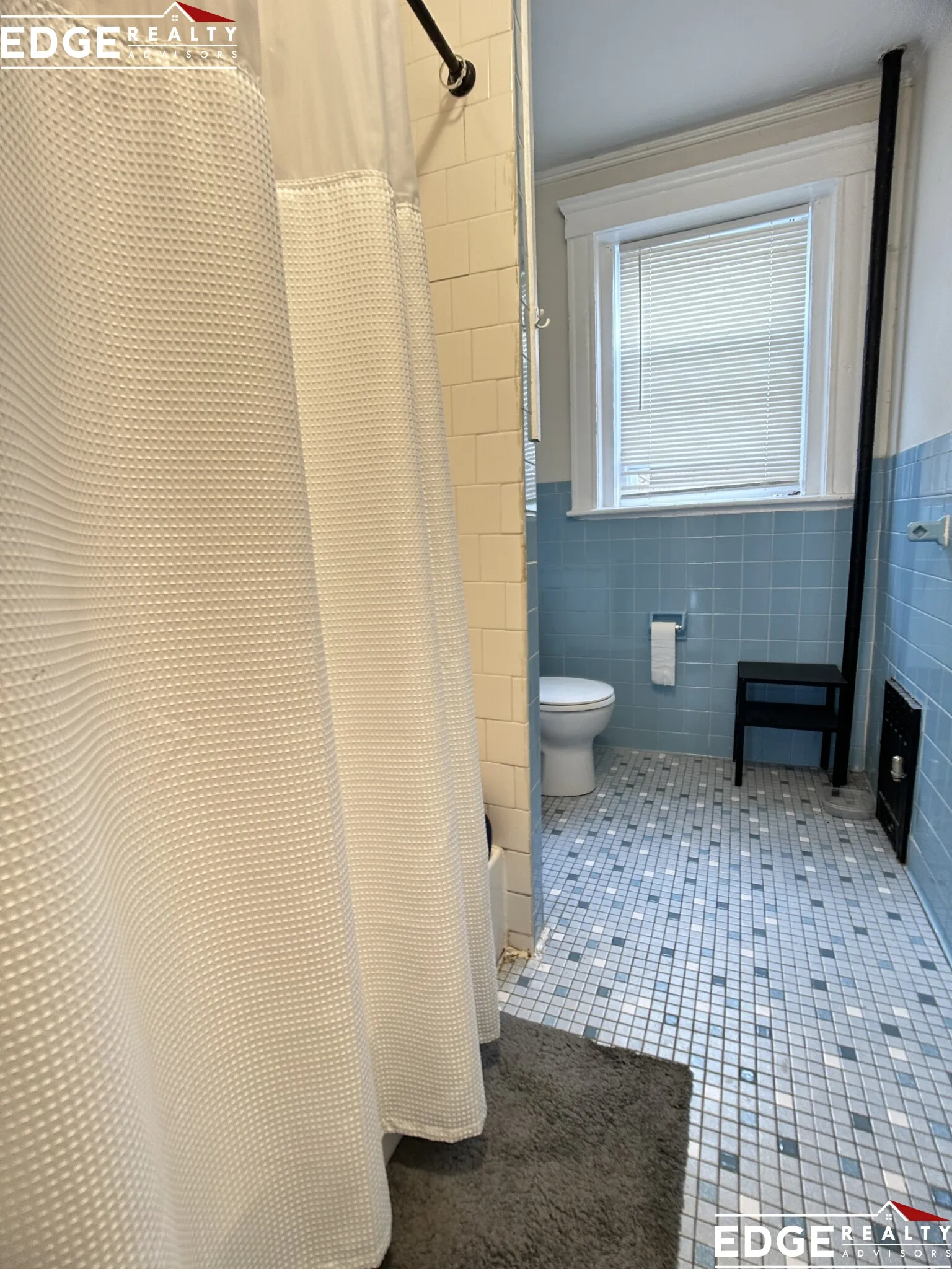 3 bed, 1.5 bath apartment for rent at 1711 Commonwealth Ave Unit 1, Brighton — photo 5 of 8