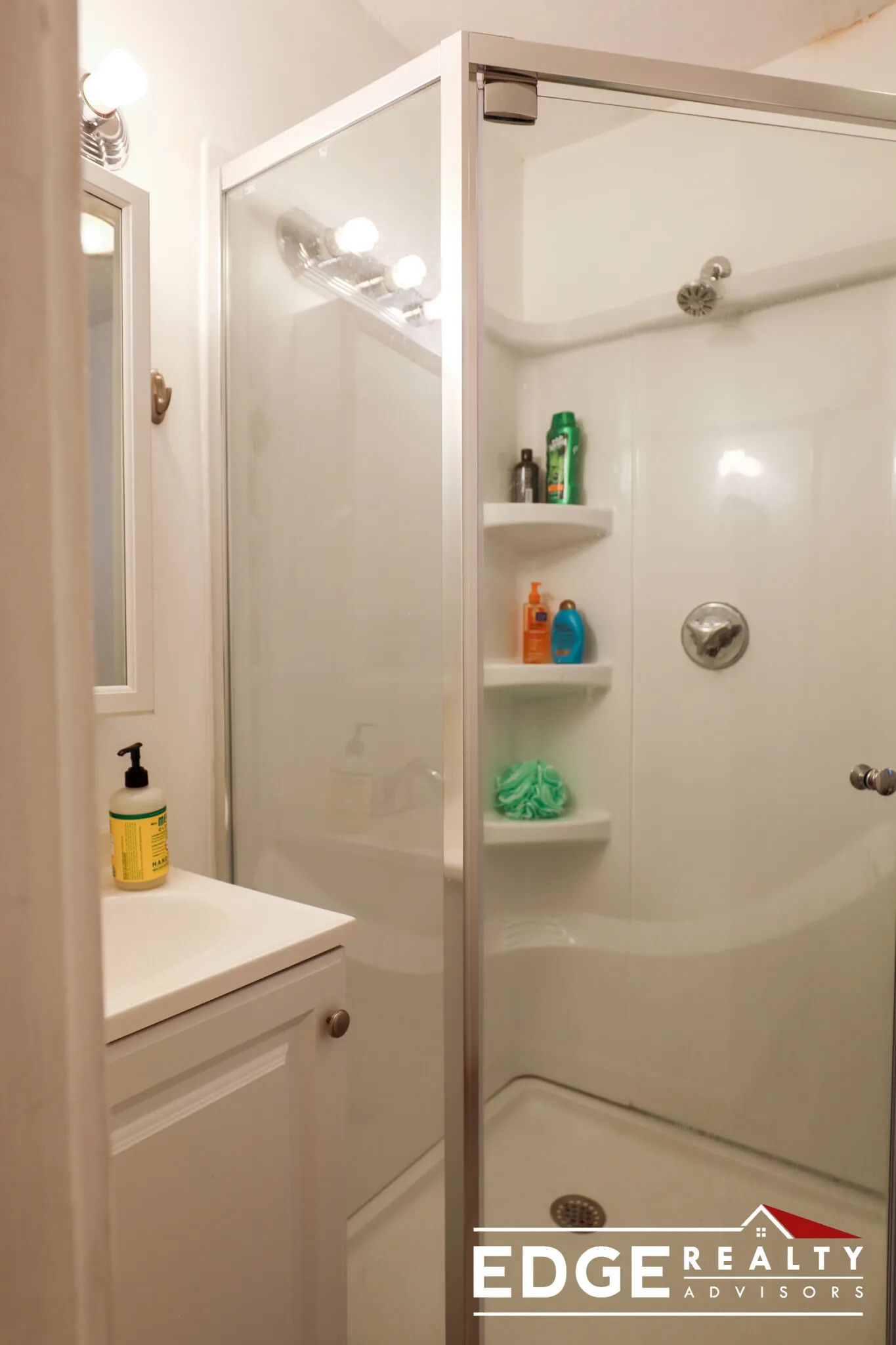 3 bed, 1.5 bath apartment for rent at 1711 Commonwealth Ave Unit 2, Brighton — photo 9 of 14