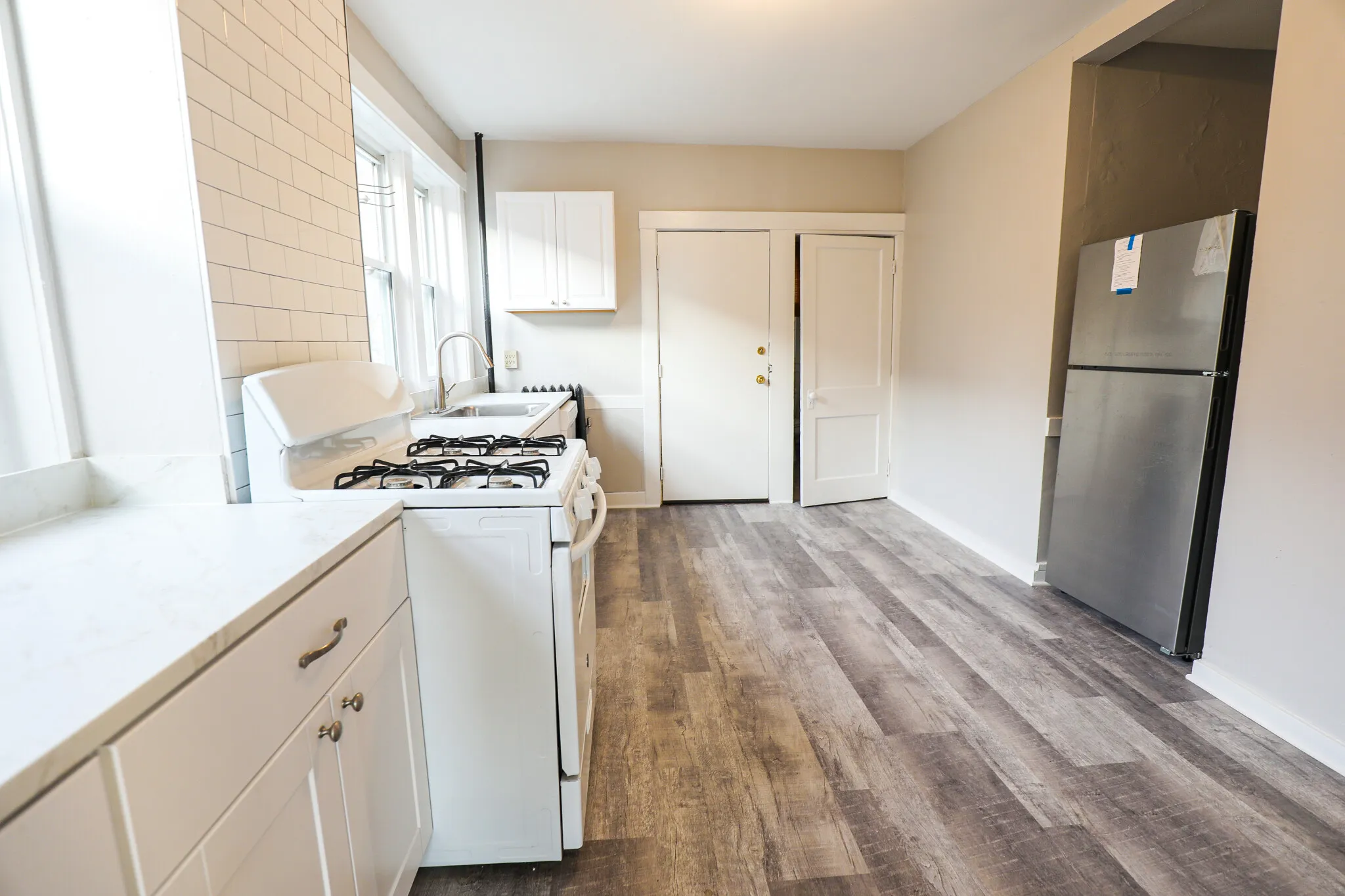 4 bed, 1.5 bath apartment for rent at 1711 Commonwealth Ave Unit 3, Brighton — photo 2 of 9