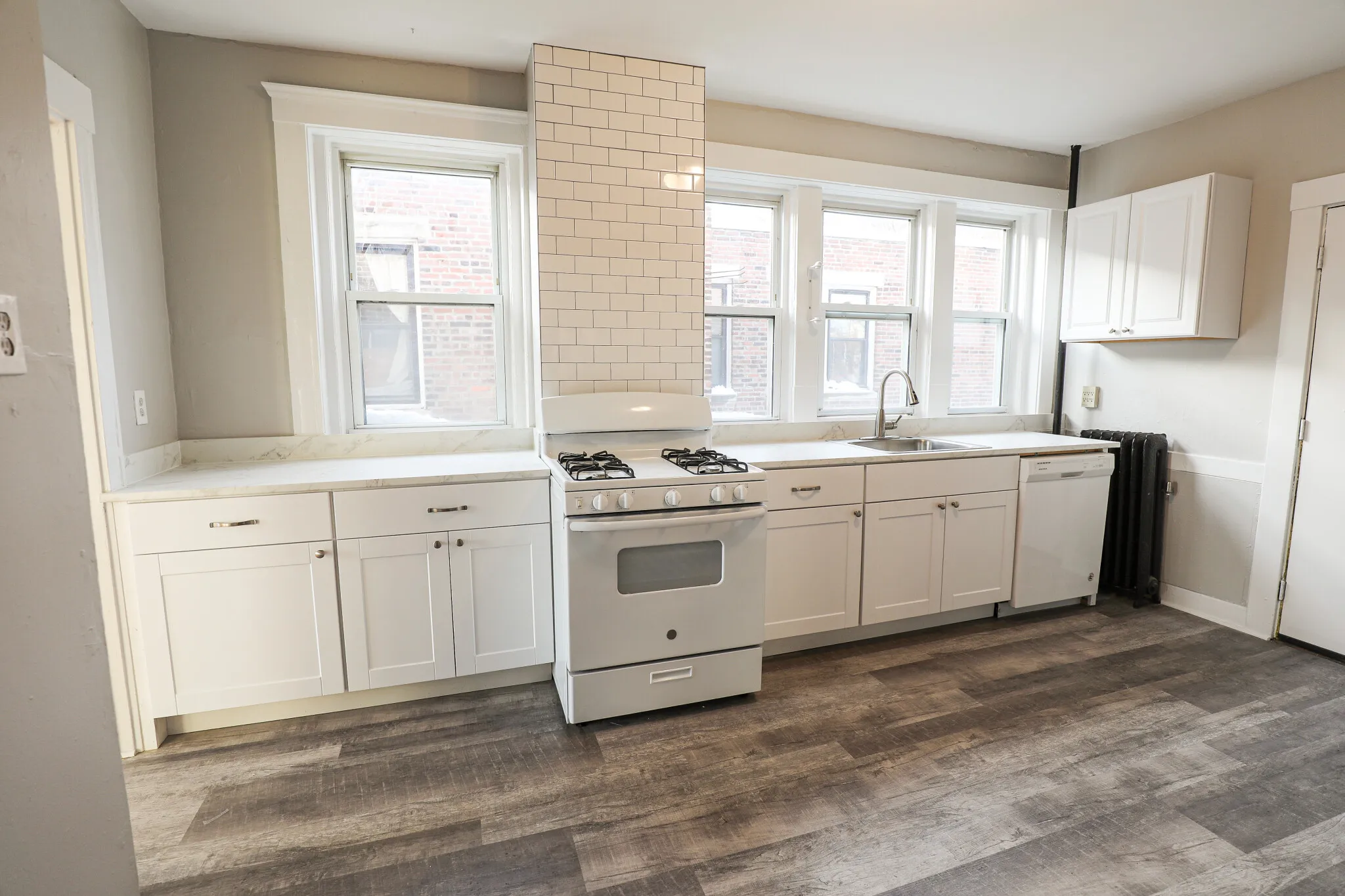 4 bed, 1.5 bath apartment for rent at 1711 Commonwealth Ave Unit 3, Brighton