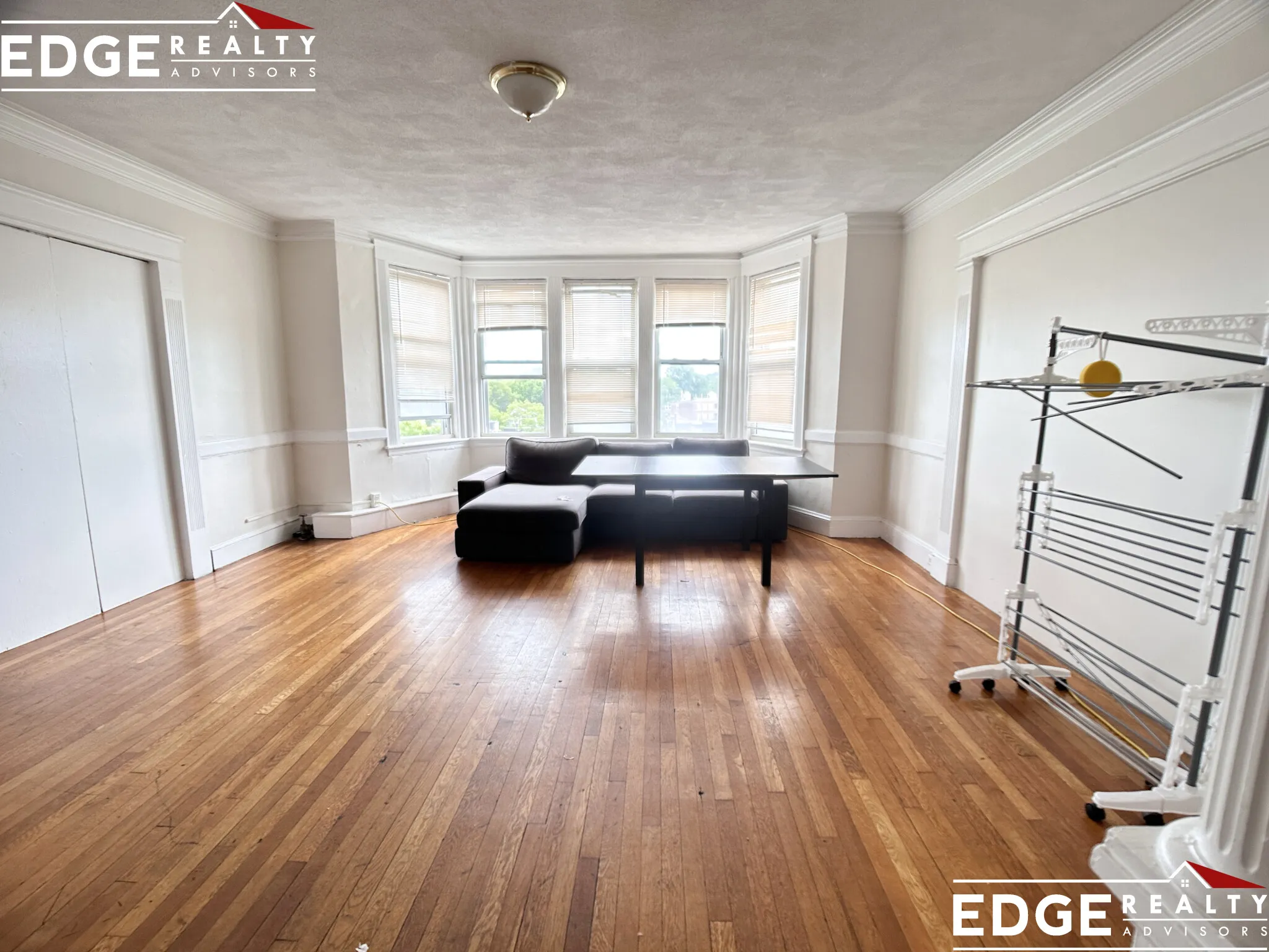 4 bed, 2 bath apartment for rent at 1711 Commonwealth Ave Unit 6, Brighton — photo 4 of 9