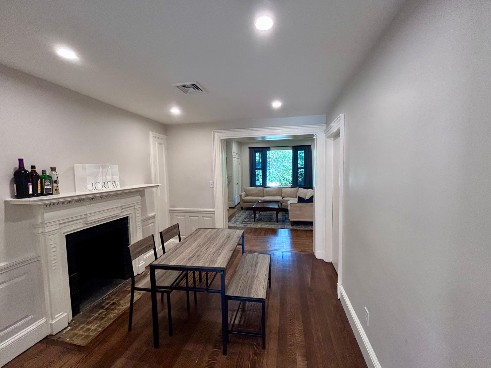 3 bed, 1 bath apartment for rent at 1712 Beacon St Unit 1, Brookline