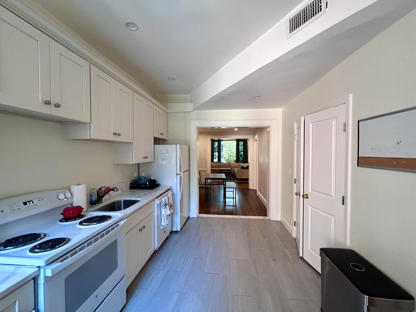 3 bed, 1 bath apartment for rent at 1712 Beacon St Unit 1, Brookline — photo 8 of 27